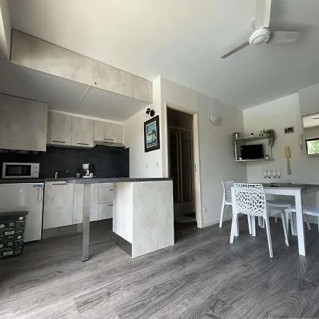 Cocooning Aux Minimes Avec Piscine, Balcon Et Parking Prive - Fr-1-246-670 * La Rochelle (Charente-Maritime)
